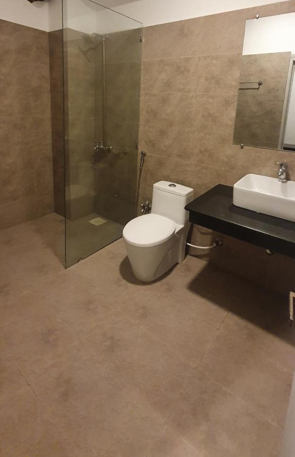 Mudan Hotel And Suite Исламабад Екстериор снимка