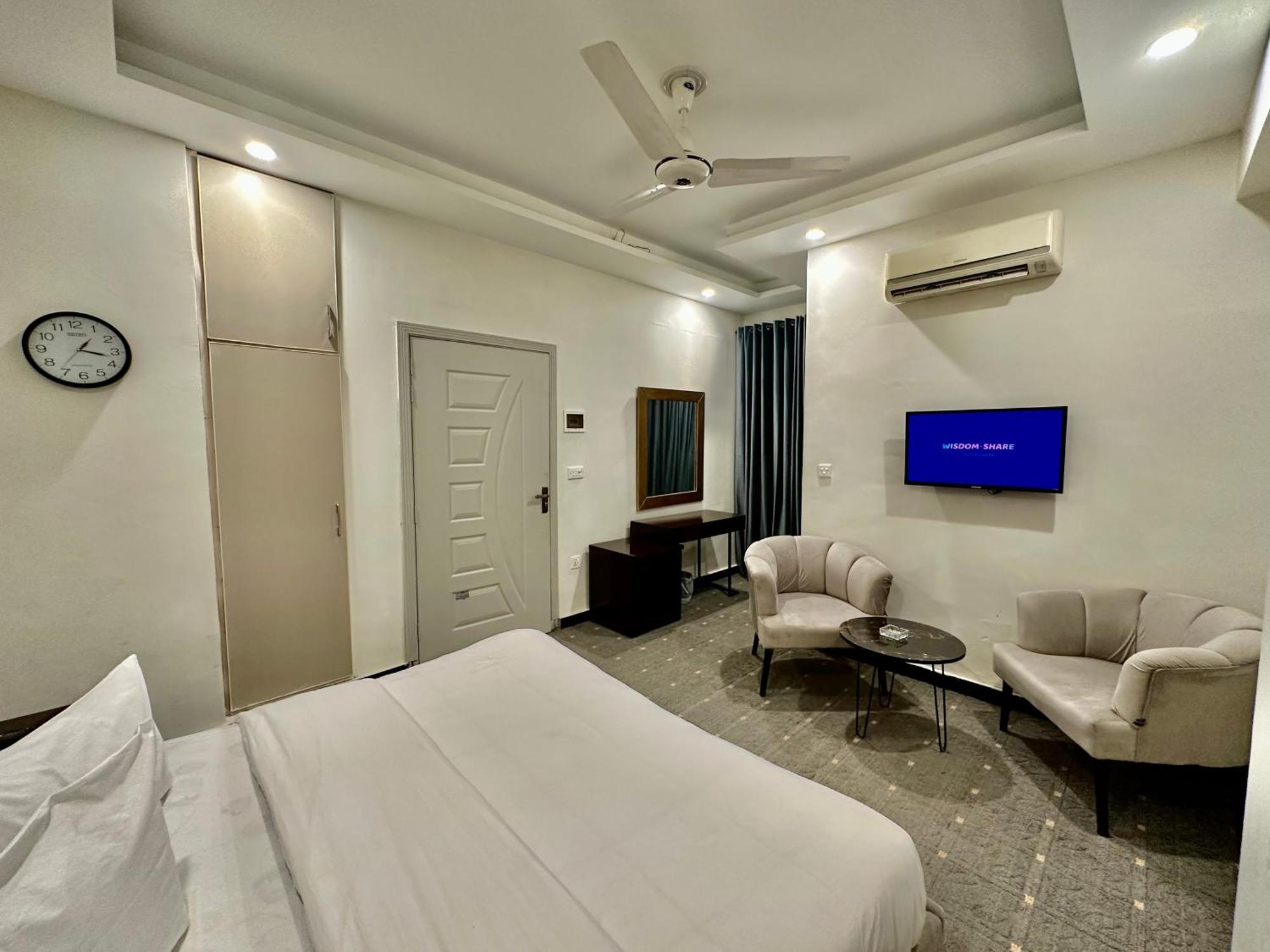 Mudan Hotel And Suite Исламабад Стая снимка